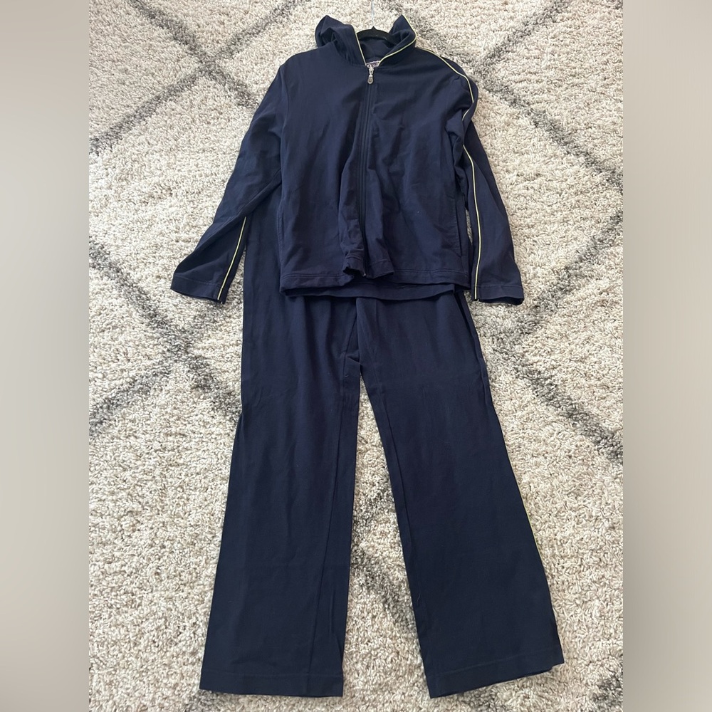 Women’s yoga wear size L - great condition